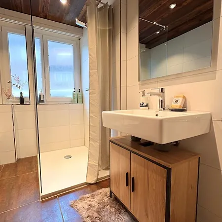 Holiday home Alpine Chic Escape With & Panoramic Views *